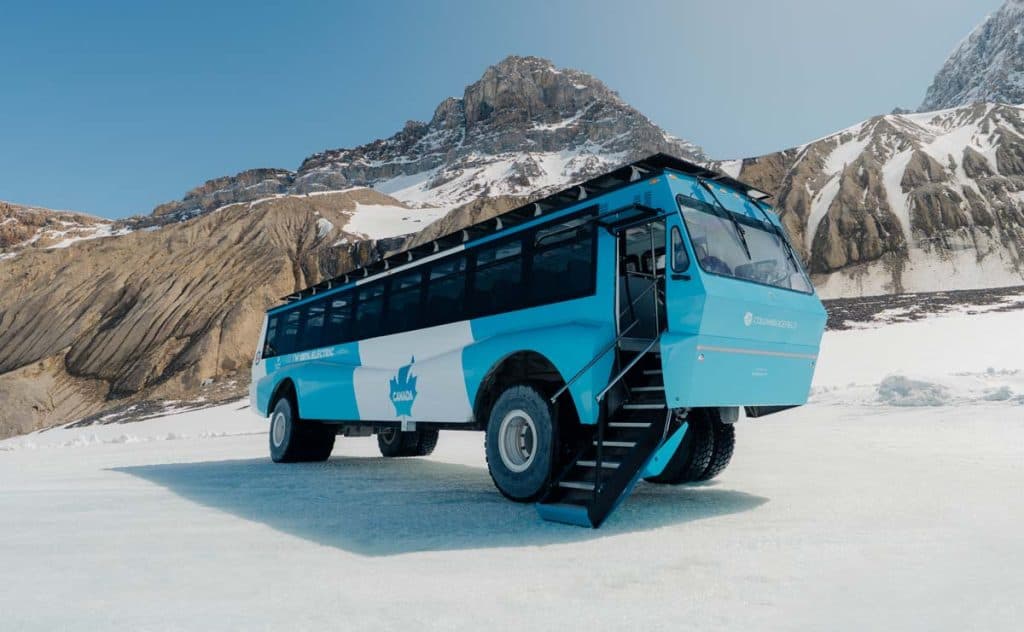 Världens första eldrivna turistbuss i drift på glaciär: "En ljudlös upplevelse"